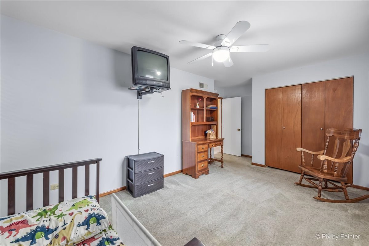 418 North Olbrich Road Harvard, IL 60033 - Photo 13 of 41