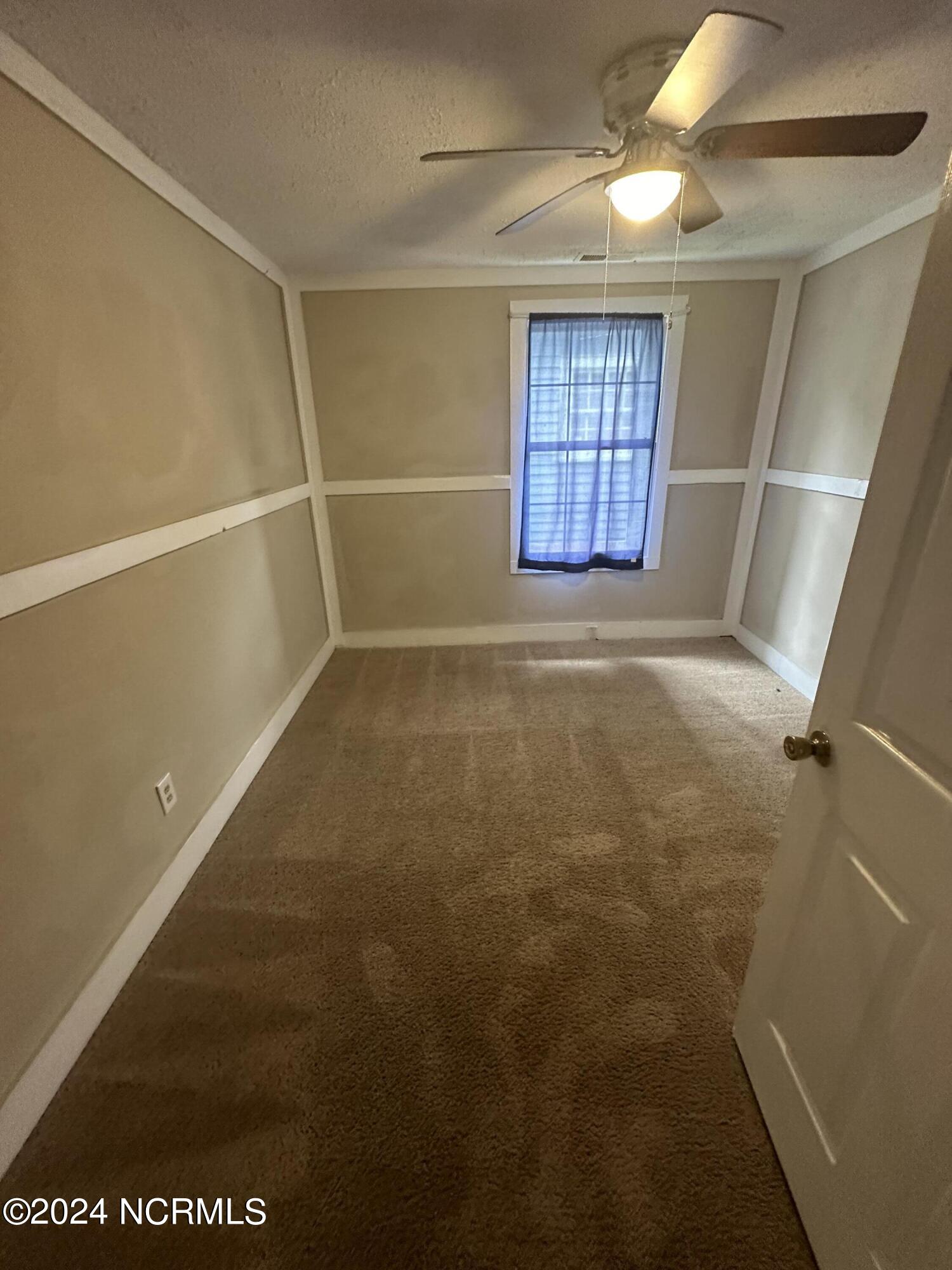 902 Perry Street Kinston, NC 28501 - Photo 6 of 9 IMG_7507