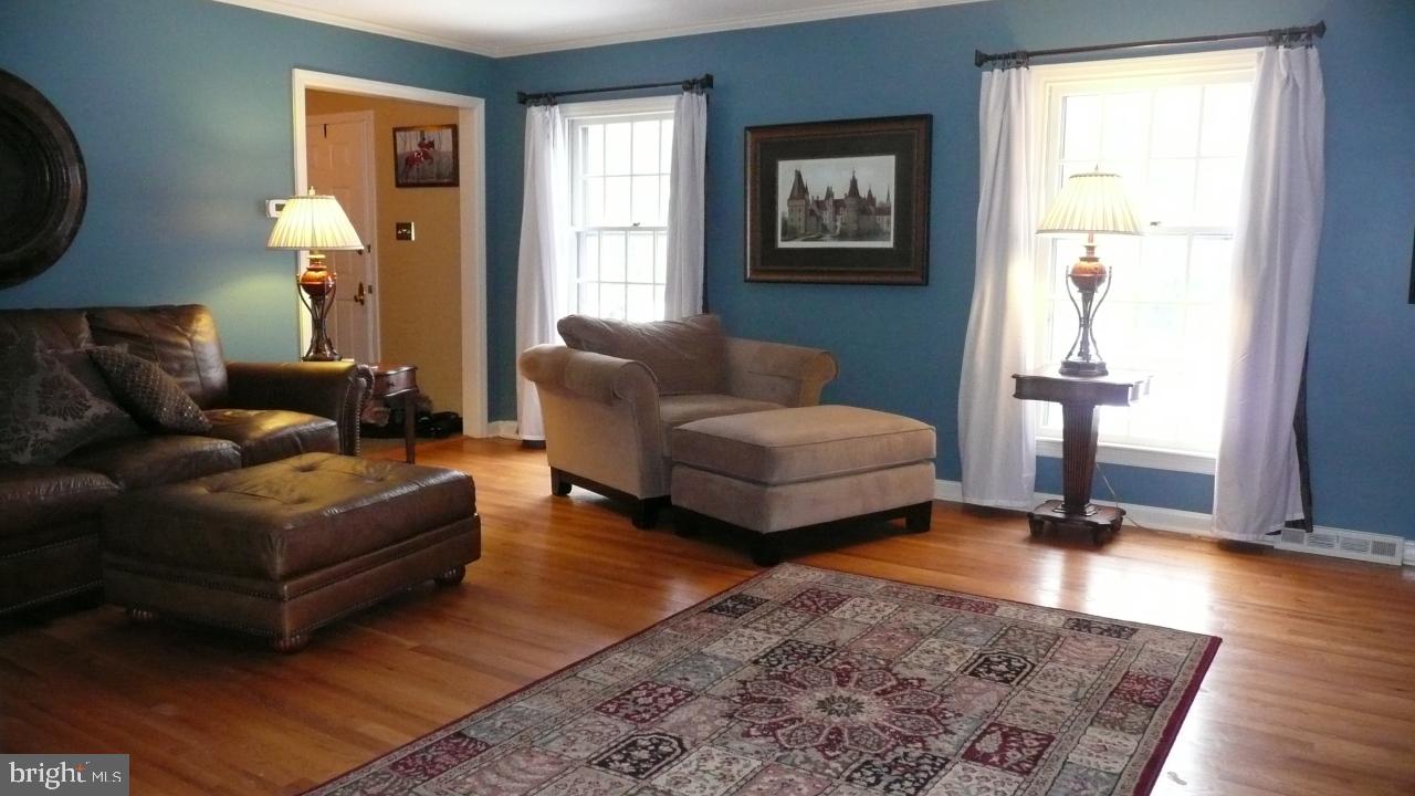 1129 Mill Mar Road Lancaster, PA 17601 - Photo 4 of 14 Gallery Image 4