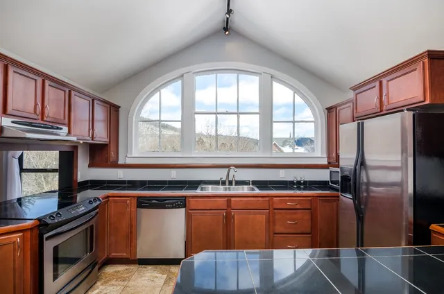 $3,200 | 231 Main Street, Owego, NY 13827