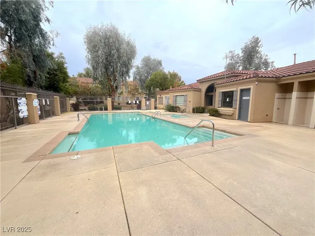 $1,200 | 2041 Hussium Hills Street, Unit 105, Las Vegas, NV 89108