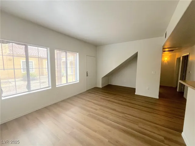 $1,200 | 2041 Hussium Hills Street, Unit 105, Las Vegas, NV 89108
