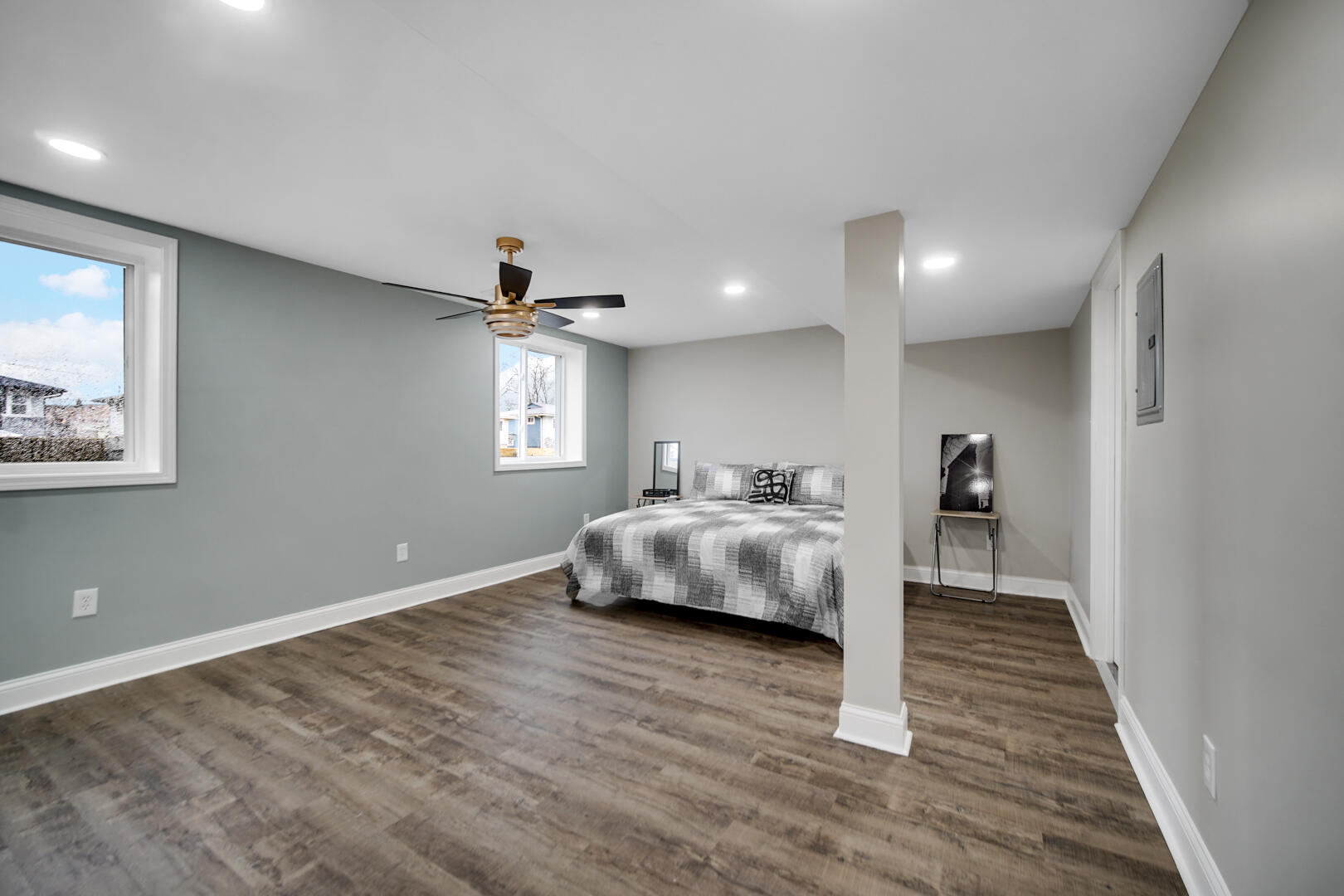 1035 Clinton Street Gary, IN 46406 - Photo 8 of 19 1620x1080