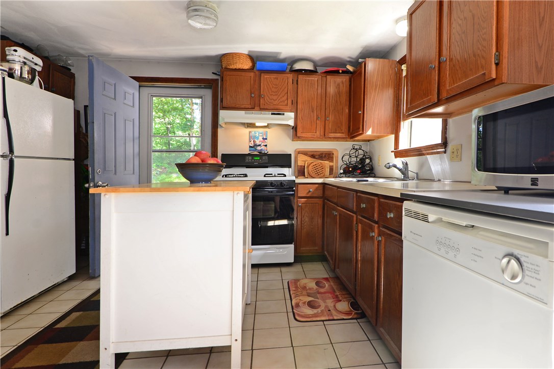 270 Scrabbletown Road North Kingstown, RI 02852 - Photo 9 of 24 Unit 1 Kitchen