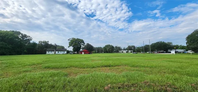 $3,000,000 | 110 East 2nd Avenue, Pierson, FL 32180