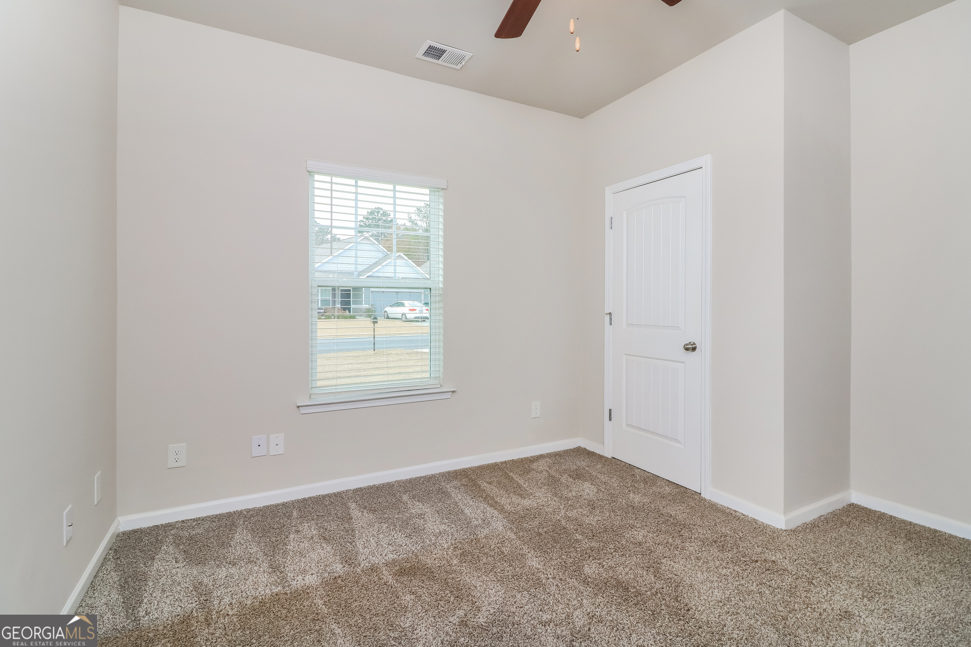 13 Applewood Drive Northeast Rome, GA 30165 - Photo 14 of 22 an empty room with windows