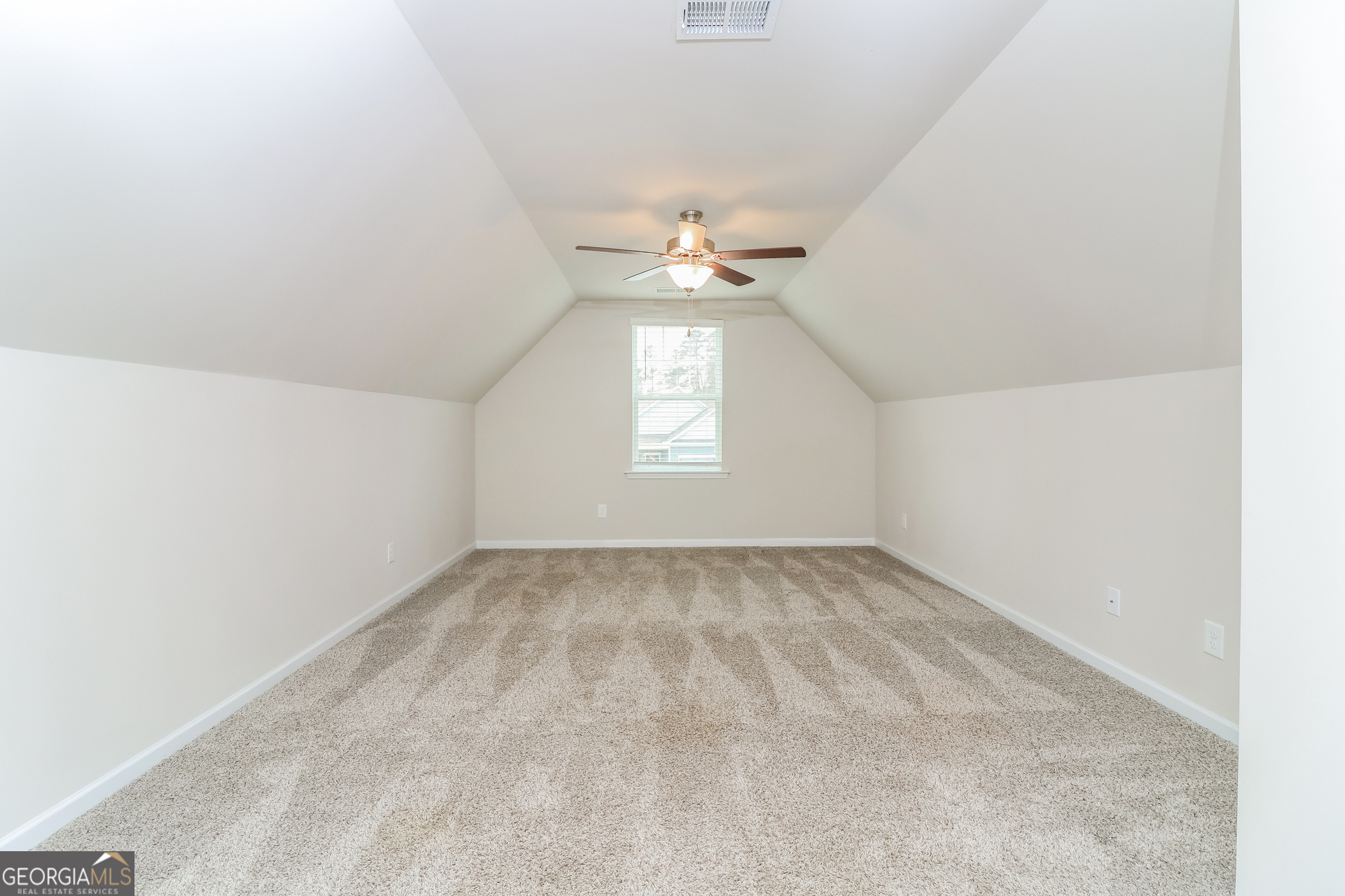 13 Applewood Drive Northeast Rome, GA 30165 - Photo 16 of 22 an empty room that has a window
