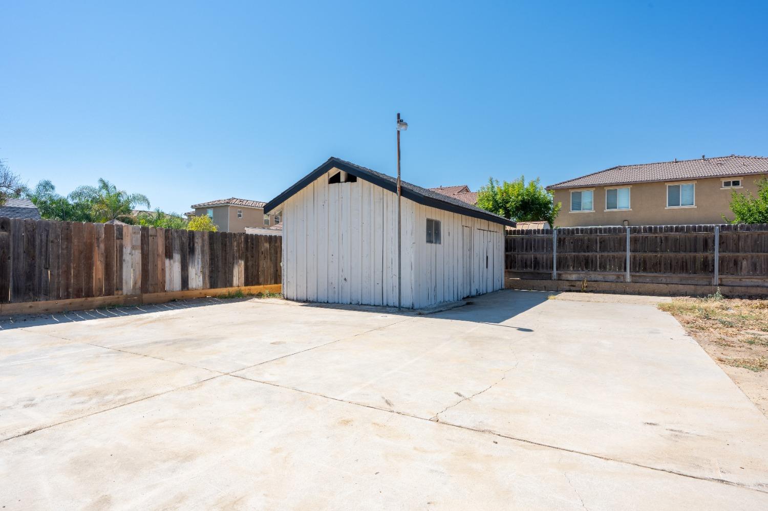 2064 Ashlan Avenue Clovis, CA 93611 - Photo 22 of 24