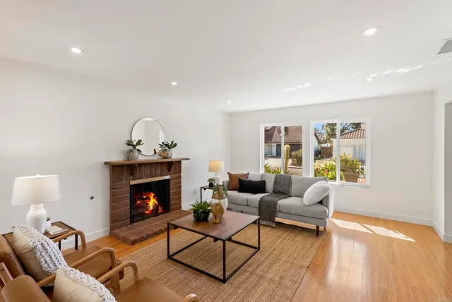 $1,549,000 | 11458 Via Promesa, San Diego, CA 92124