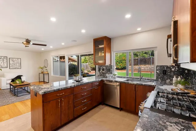 $1,549,000 | 11458 Via Promesa, San Diego, CA 92124