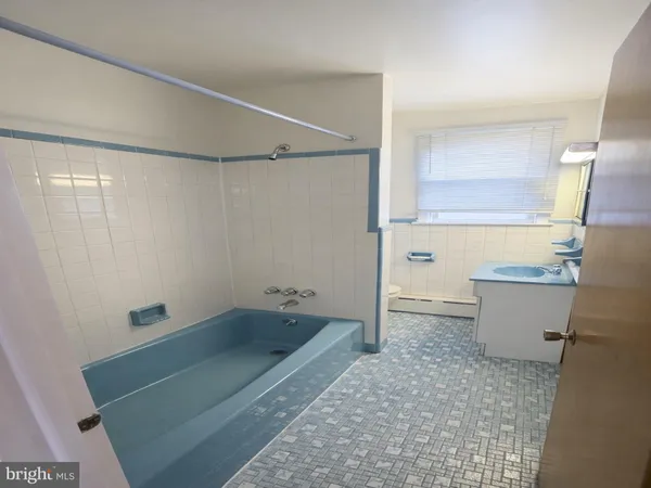 $1,350 | 4564 Bermuda Street, Unit 2, Philadelphia, PA 19124