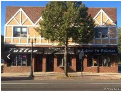 $2,150 | 2 A Somerset Avenue, Unit APARTMENT #4, East Islip, NY 11730