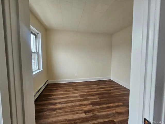 $2,150 | 2 A Somerset Avenue, Unit APARTMENT #4, East Islip, NY 11730