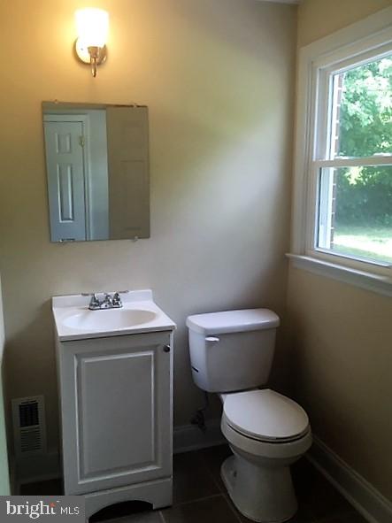 2132 Barr Road Wilmington, DE 19808 - Photo 19 of 23 Lower Level Powder Room