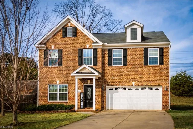 $2,195 | 4215 Lochurst Drive, Pfafftown, NC 27040