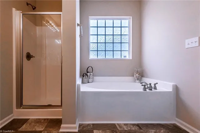 $2,195 | 4215 Lochurst Drive, Pfafftown, NC 27040