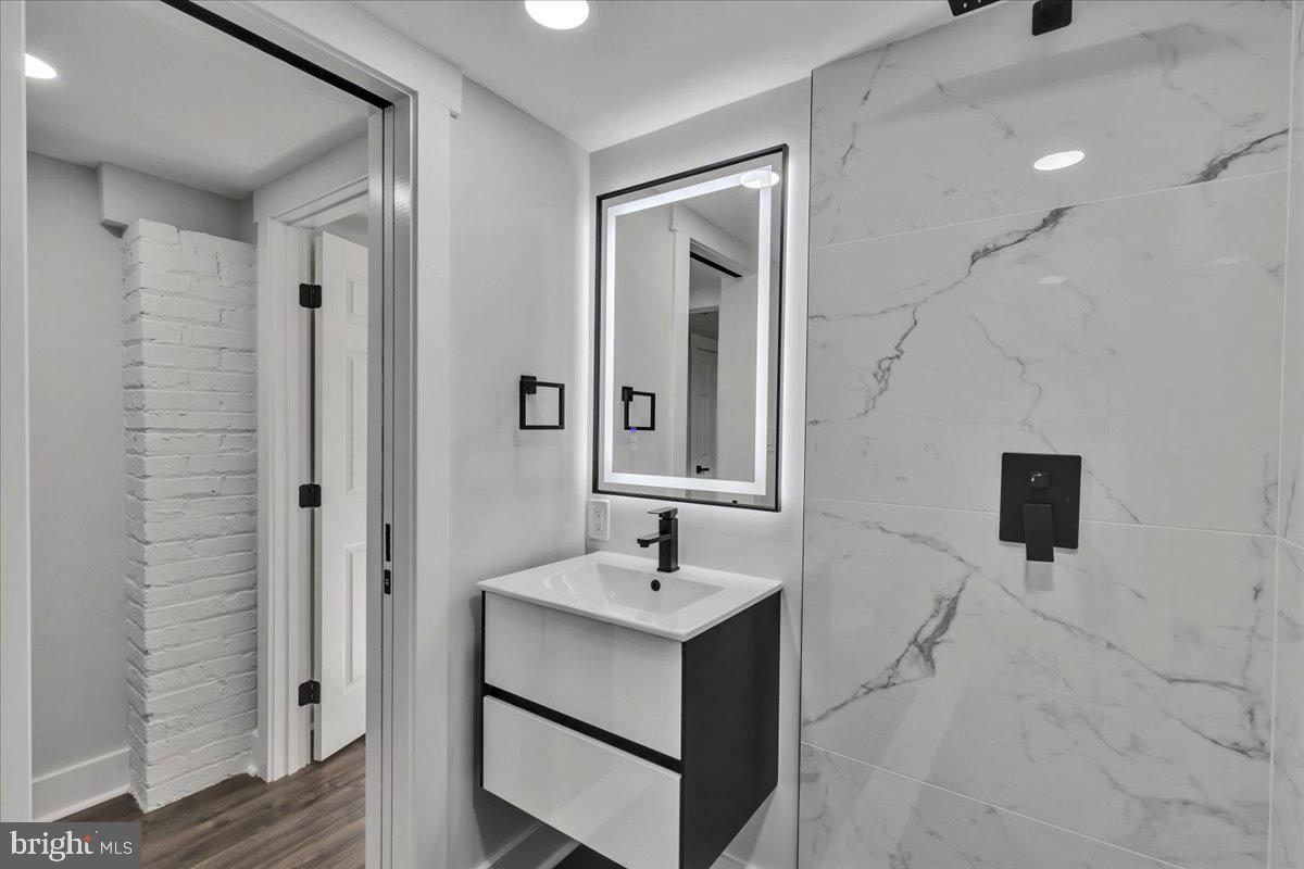 5003 Addison Road Capitol Heights, MD 20743 - Photo 15 of 35
