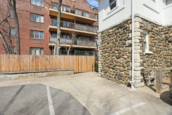 $4,500 | 109 Hillside Place, Unit 2, Eastchester, NY 10709