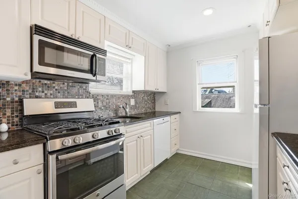 $4,500 | 109 Hillside Place, Unit 2, Eastchester, NY 10709