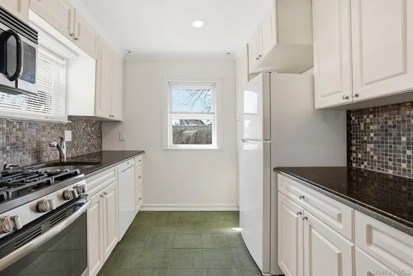 $4,500 | 109 Hillside Place, Unit 2, Eastchester, NY 10709