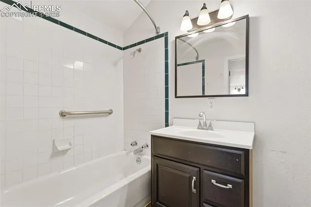 $350,000 | 2004 Oak Way, Colorado Springs, CO 80906