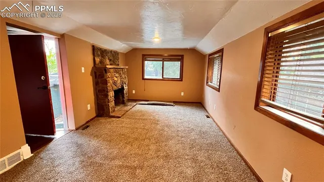 $350,000 | 2004 Oak Way, Colorado Springs, CO 80906