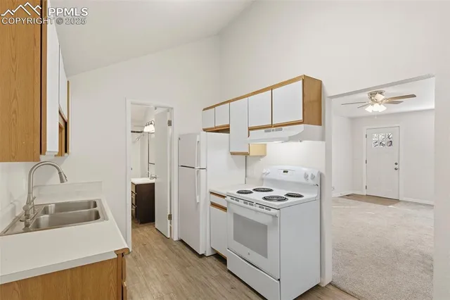 $350,000 | 2004 Oak Way, Colorado Springs, CO 80906