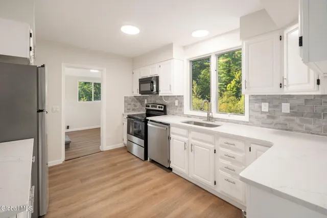 $279,999 | 4670 Western Turnpike, Guilderland, NY 12009