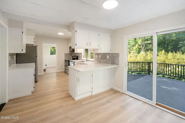 $279,999 | 4670 Western Turnpike, Guilderland, NY 12009