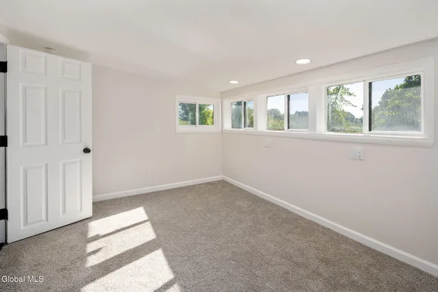 $279,999 | 4670 Western Turnpike, Guilderland, NY 12009