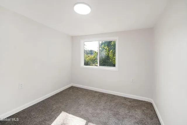 $279,999 | 4670 Western Turnpike, Guilderland, NY 12009