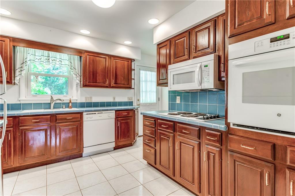 215 Beech Road Butler, PA 16001 - Photo 7 of 25 Gallery Image 7