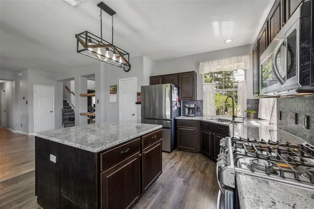 $499,999 | 7305 Meadowwood Drive, Rowlett, TX 75089