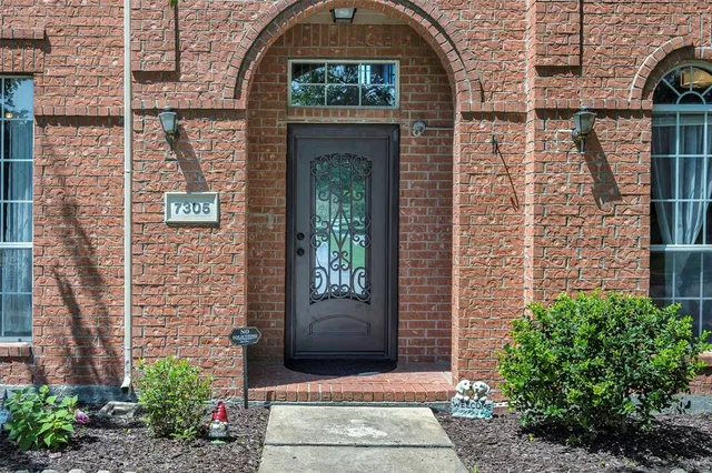 $499,999 | 7305 Meadowwood Drive, Rowlett, TX 75089