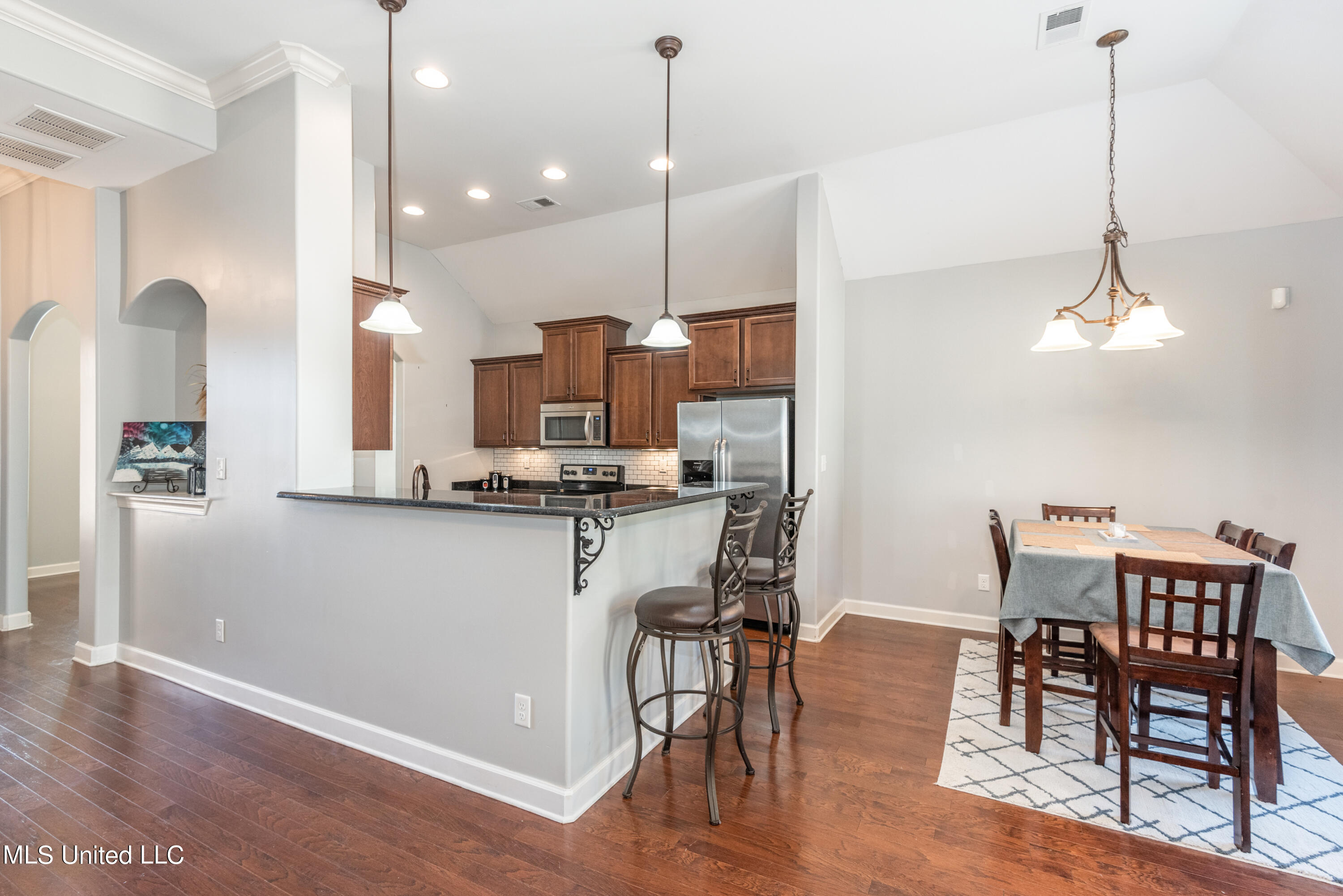 4223 Ridgemont Road Olive Branch, MS 38654 - Photo 11 of 27 LIVING ROOM