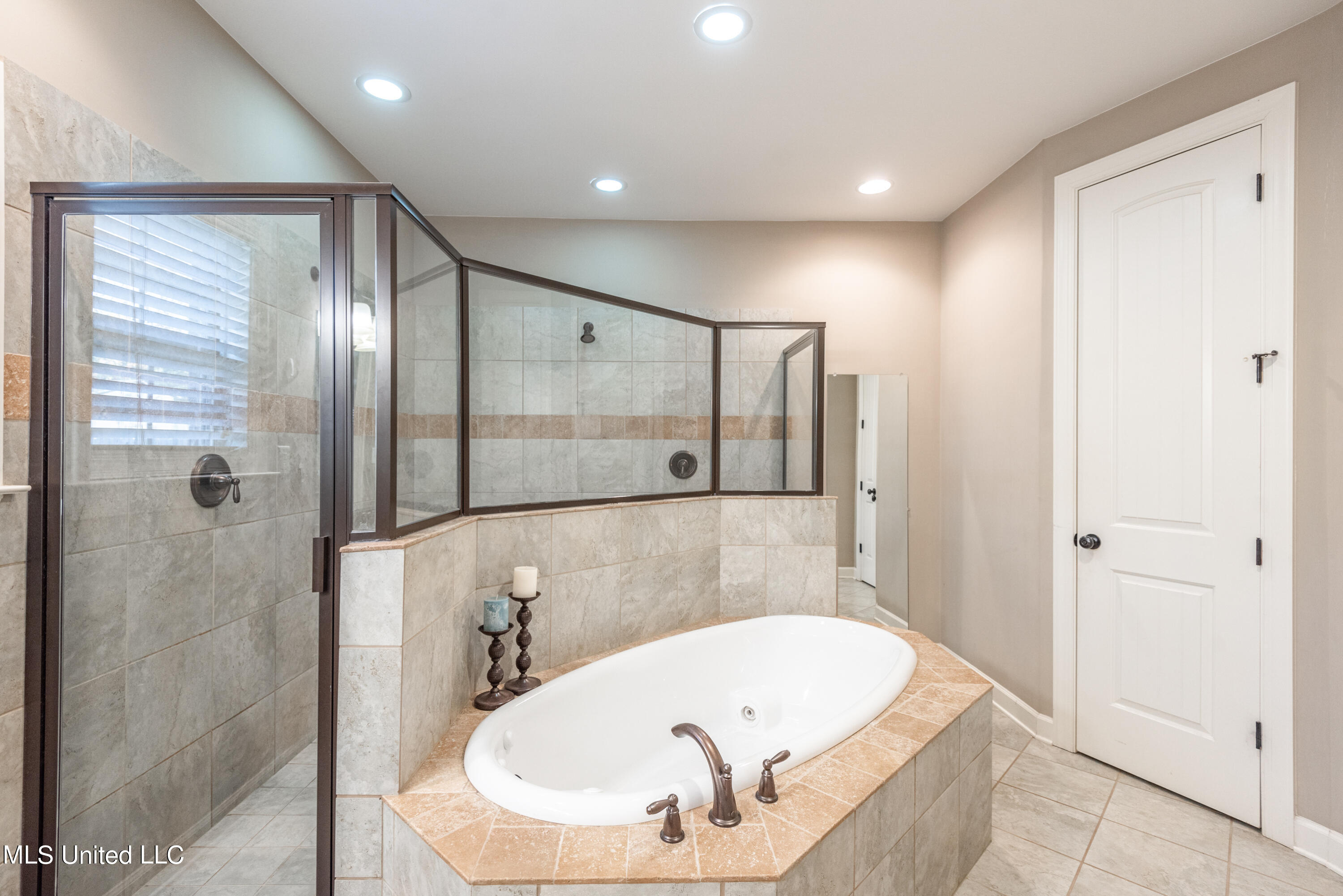 4223 Ridgemont Road Olive Branch, MS 38654 - Photo 18 of 27 MASTER BATH