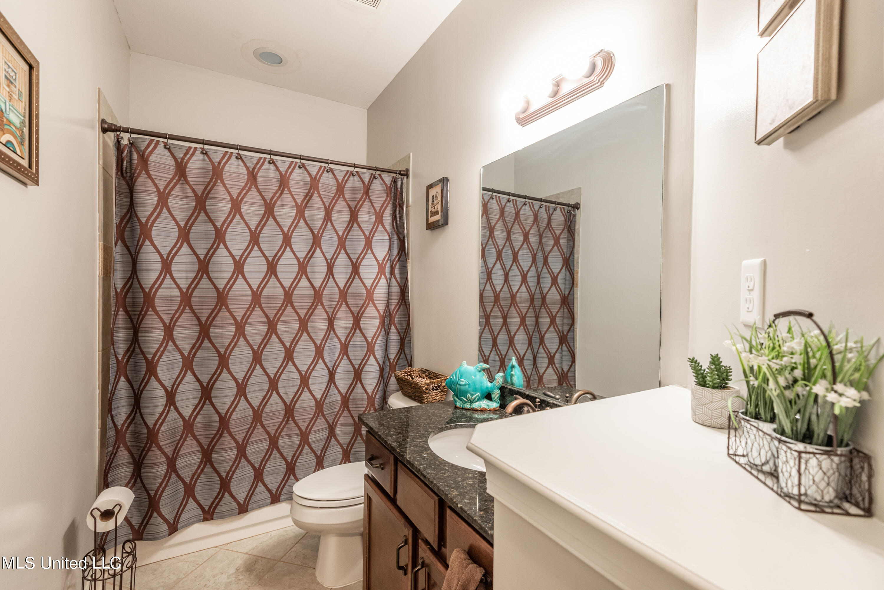 4223 Ridgemont Road Olive Branch, MS 38654 - Photo 20 of 27 BATHROOM 2 - DOWN STAIRS