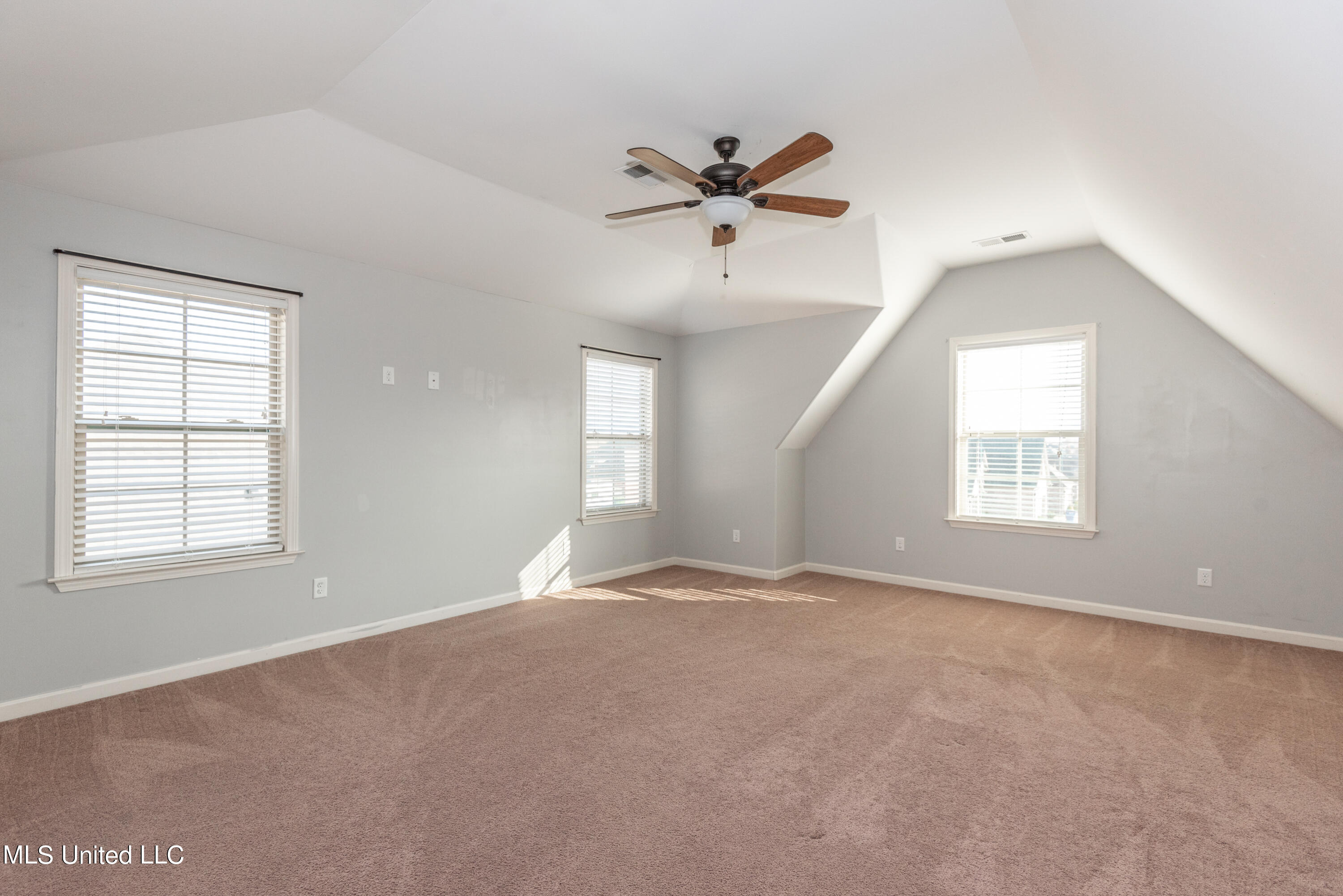 4223 Ridgemont Road Olive Branch, MS 38654 - Photo 23 of 27 BEDROOM 4 / BONUS ROOM