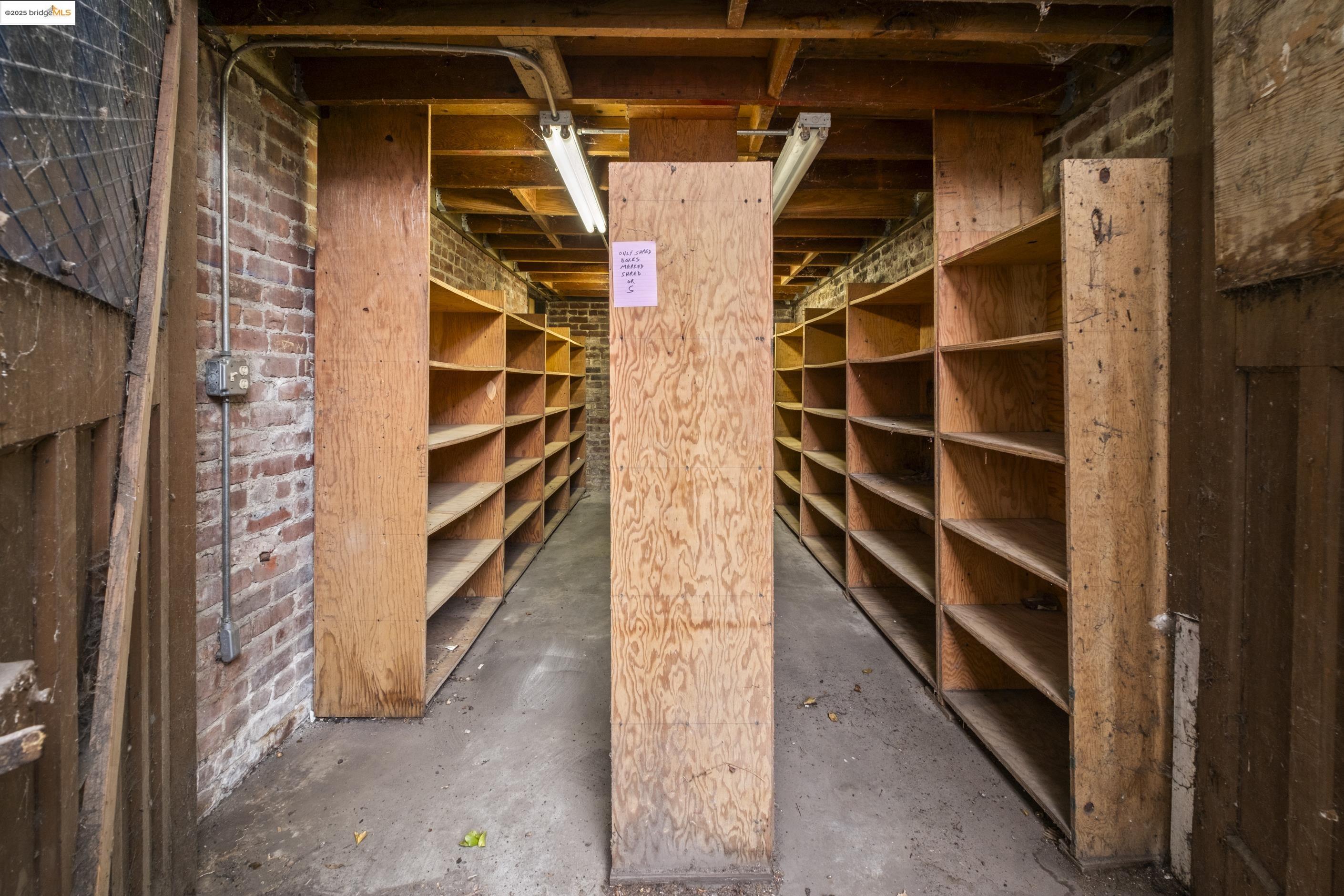 3050 Shattuck Avenue Berkeley, CA 94705 - Photo 36 of 41 a view of walk in closet with empty racks