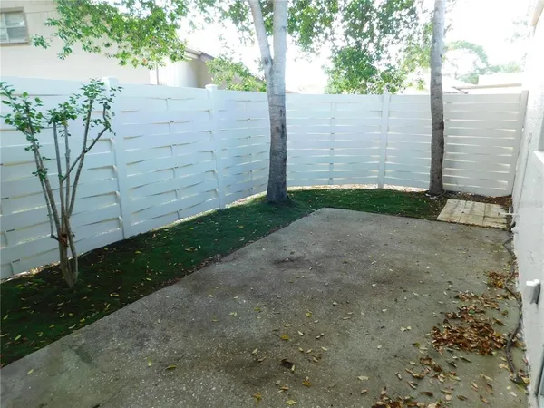 $2,500 | 2561 Forest Run Court, Clearwater, FL 33761