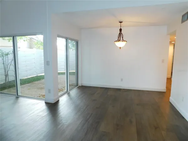 $2,500 | 2561 Forest Run Court, Clearwater, FL 33761