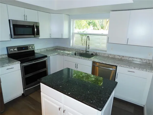 $2,500 | 2561 Forest Run Court, Clearwater, FL 33761