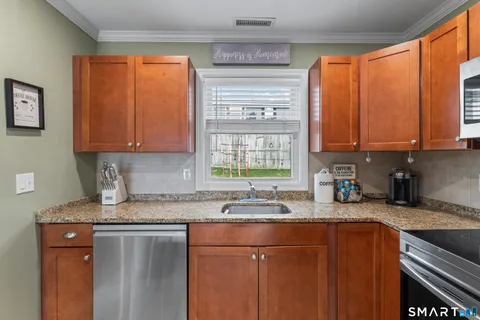 $510,000 | 16 Curtis Avenue, New Fairfield, CT 06812