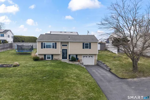 $510,000 | 16 Curtis Avenue, New Fairfield, CT 06812