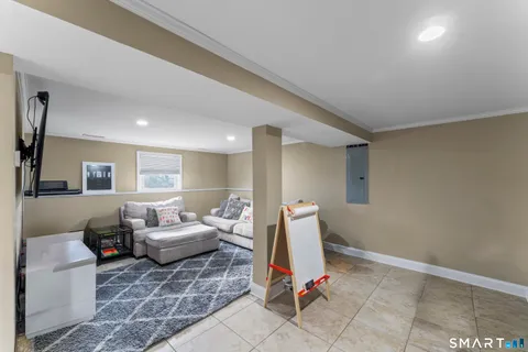 $510,000 | 16 Curtis Avenue, New Fairfield, CT 06812