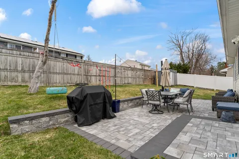 $510,000 | 16 Curtis Avenue, New Fairfield, CT 06812