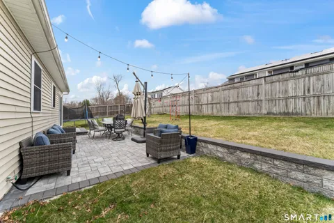 $510,000 | 16 Curtis Avenue, New Fairfield, CT 06812