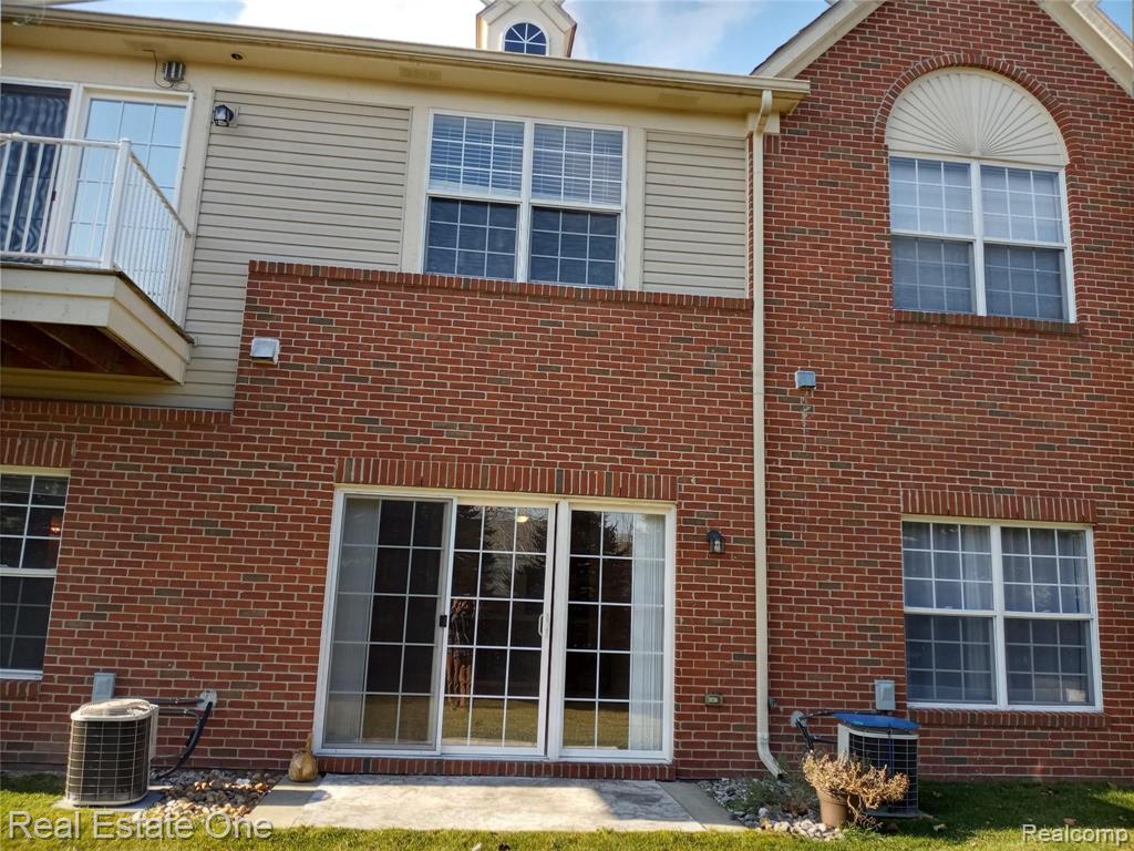 43288 Pendleton Circle Sterling Heights, MI 48313 - Photo 7 of 35
