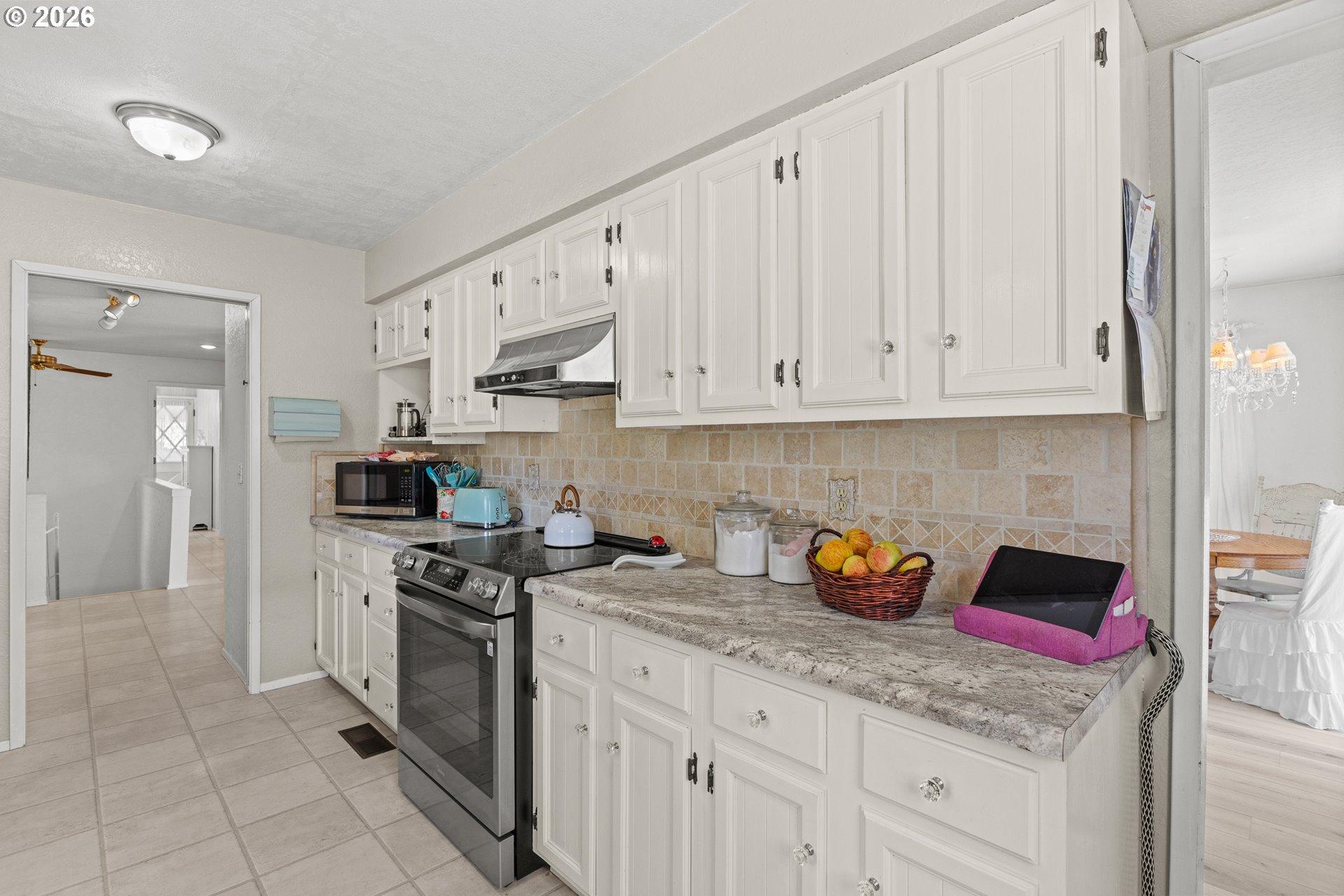 56972 Gladewood Road Coquille, OR 97423 - Photo 11 of 48 Gallery Image 11