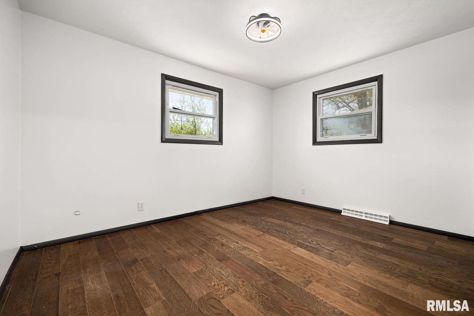 2216 West Westport Road Peoria, IL 61615 - Photo 15 of 31 Gallery Image 15